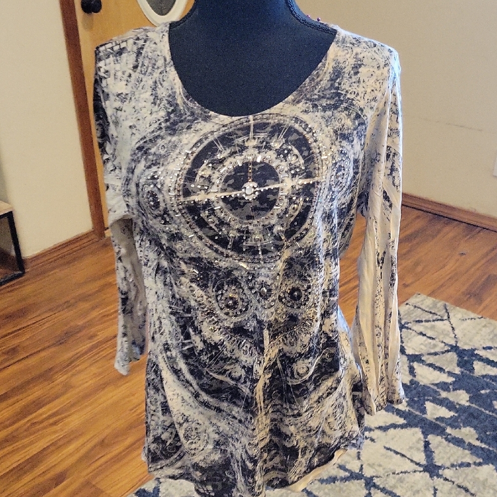 Reba Monochrome Artistic Long Sleeve Top